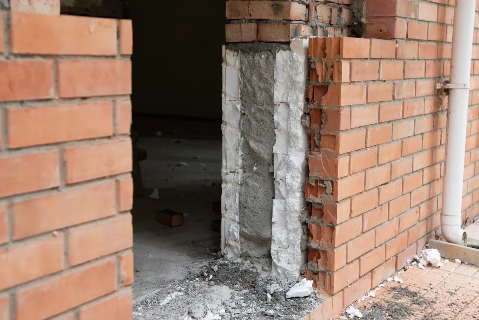 Unfertige Wandöffnung während einer baulichen Veränderung